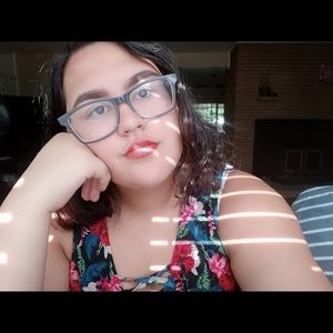 Meet your Posher, Caitlyn